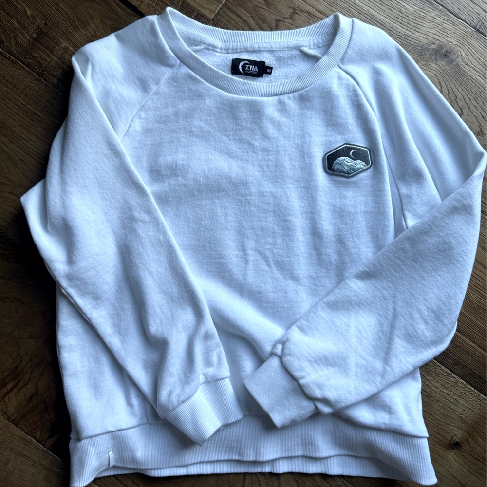 Zyia Pullover Sweater - image 1